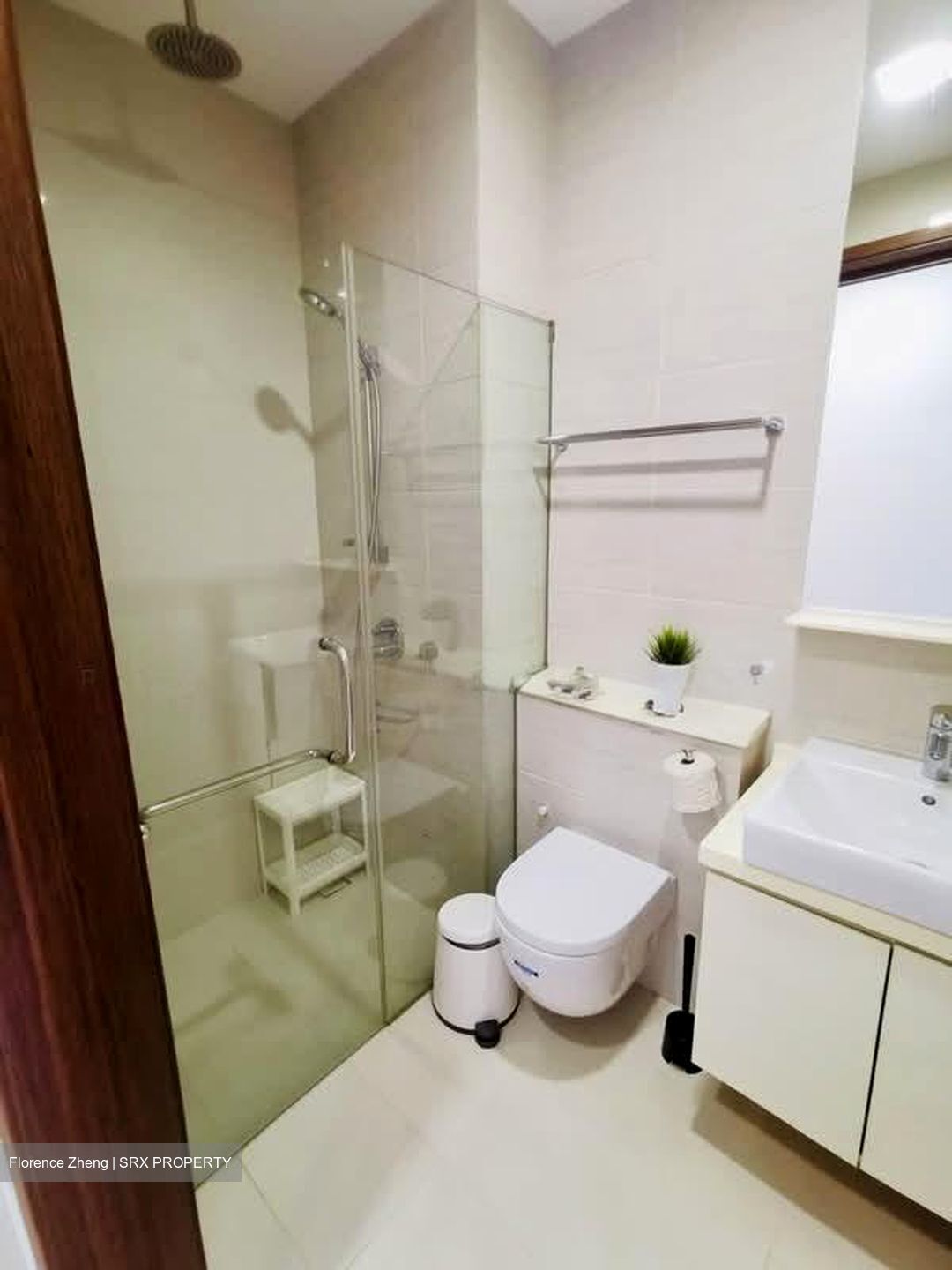 8 Farrer Suites (D8), Apartment #597455091